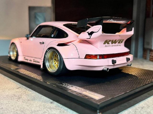 Ignition: IG2475 1:18 RWB 930 Pink [Width 10 Length 24 Height 7 cms] 2
