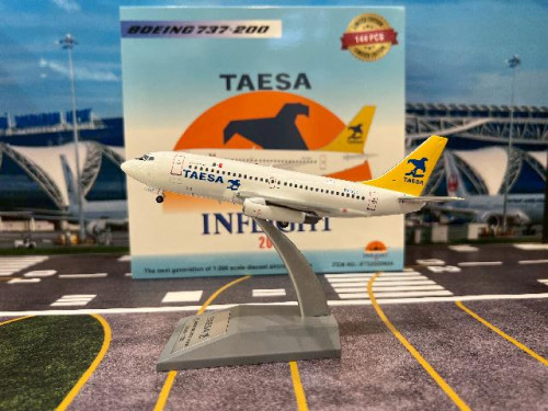 Inflight 1:200 Taesa 737-200 XA-SLC IF732GD0624 [Width 14 Length 14.5 Height 5 cms]