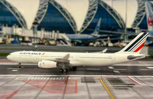 Phoenix 1:400 Air France A340-300 F-GLZS PH12063 [Width 15 Length 16 Height 4 cm] 3