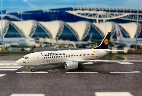 JFox 1:200 Lufthansa 737-300 D-ABED“Berlin 2000”JF7373002 [Width 14 Length 17 Height 5.5 cm] 1
