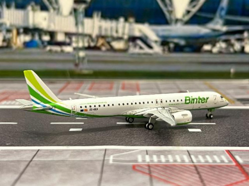 Gemini Jets 1:400 Binter Canarias E195-E2 EC-OEA GJ2281 [Width 9 Length 10 Height 2.5 cm] 4