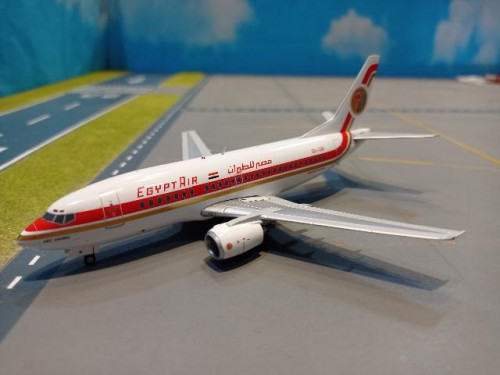 JCWing [XX20245] 1:200 Egypt Air 737-500 SU-GBI [Width 14 Length 15.5 Height 4.5 cms]