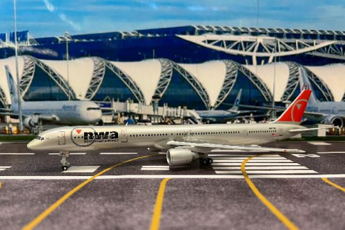 Gemini Jets 1:200 Northwest 757-300 N587NW G21422 [Width 19 Length 27 Height 6.5 cm] 1