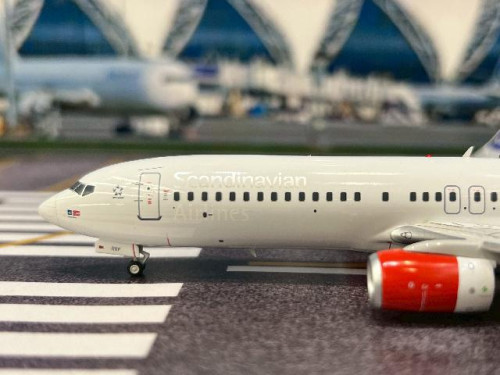 JFox 1:200 SAS 737-700 LN-RRF JF7378050L [Width 18 Length 17 Height 6 cms] 3