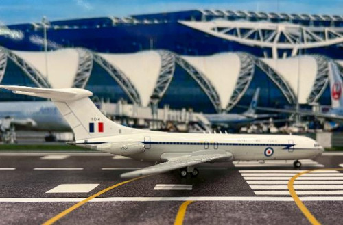 JCWings 1:200 Royal Air Force Vickers VC10 C1K XV104 LH2386 [Width 17 Length 26 Height 5 cm] 4