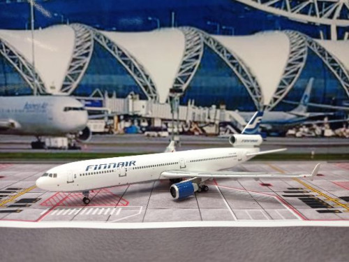 Phoenix PH1923 1:400 Finnair MD-11 OH-LGG 1