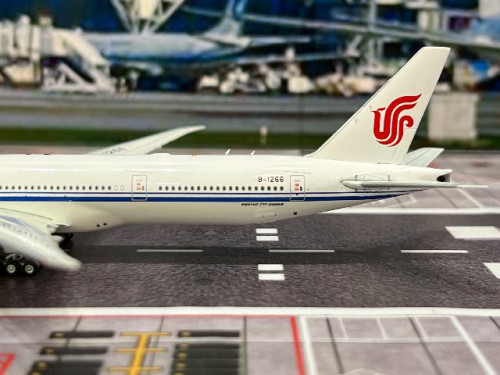 Aviation 1:400 Air China 777-39LER B-1266 AV4296 [Width 16 Length 18 Height 5 cm] 6