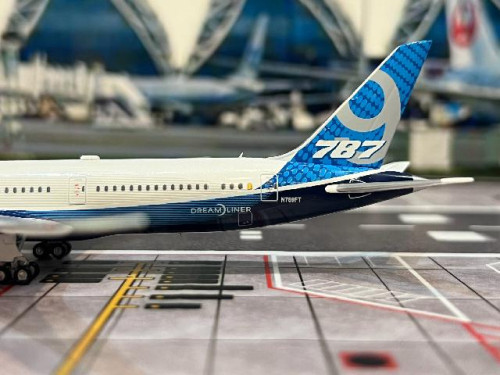 Aviation 1:400 Boeing B787-9 N789FT AV4403 [Width 15 Length 15.5 Height 4.5 cm] 6