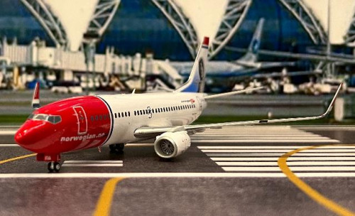 JCWings 1:200 Norwegian 737-300 LN-KHA XX20177 [Width 14 Length 17 Height 5.5 cm] 7