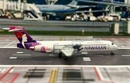 Phoenix 1:400 Hawaiian 717 N488HA [Lilo & Stitch] P4666 [Width 7 Length 9.5 Height 2 cm] 4