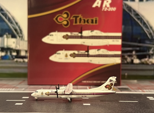Phoenix 1:400 JAL 737-800 JA342J GUNDAM P4647 [Width 9