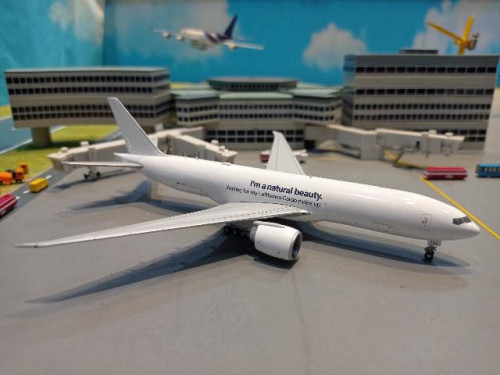 JCWings XX40031 1:400 Lufthansa Cargo 777-200LRF D-ALFJ [Width 16 Length 17 Height 5 cm] 1