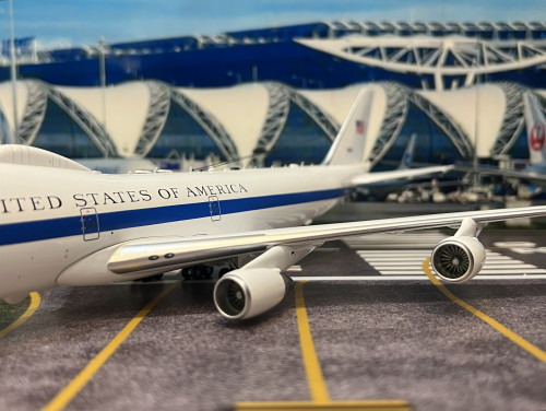 Inflight 1:200 USAF Boeing E-4B (747-200B) #73-1676 IF742E4B1676 [Width 30 Length 35 Height 10 cm] 7