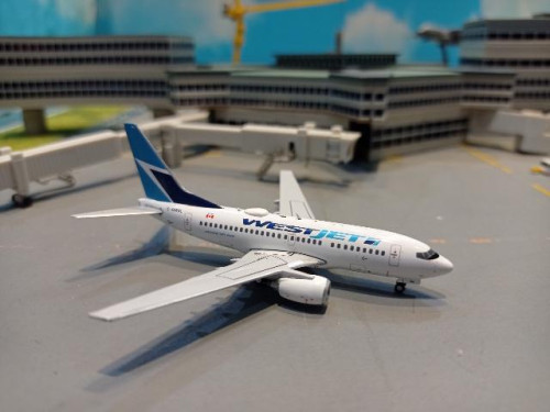 Gemini Jets GJ2259 1:400 WestJet 737-600 C-GWSL [Width 8.5 Length 8 Height 3 cms] 1