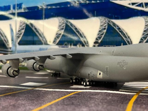 Gemini Jets 1:200 USAF C-5M Super Galaxy 87-0037 G21136 [Width 34 Length 36 Height 9.5 cm] 5