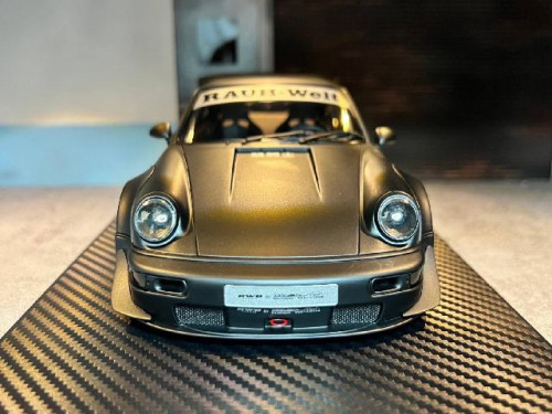 Ignition: IG2463 1:18 RWB 964 Matte Blk [Width 10 Length 24 Height 7 cms] 6