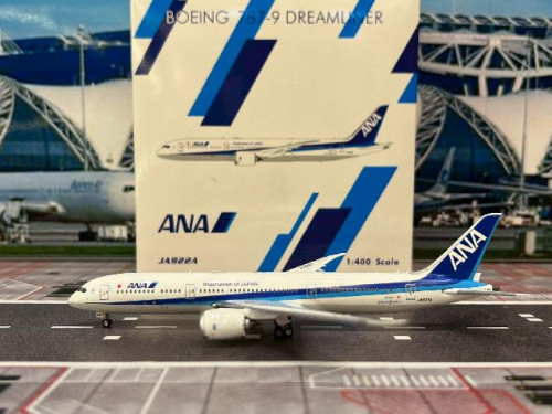 Phoenix 1:400 ANA 787-9 JA922A P4659 [Width 15 Length 15.5 Height 4.5 cm]