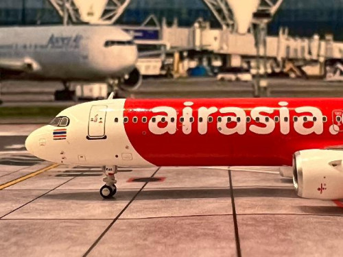 Panda Model 1:400 Thai Air Asia A321-251NX HS-EAC 62455 3