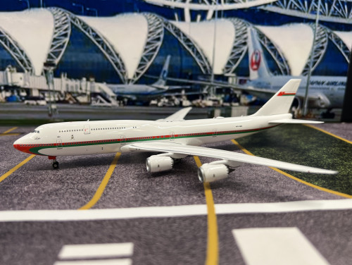 Phoenix 1:400 Oman Royal Flight 747-8HO A4O-HMS PH1933 [Width 18 Length 18.5 Height 4.5 cm] 6