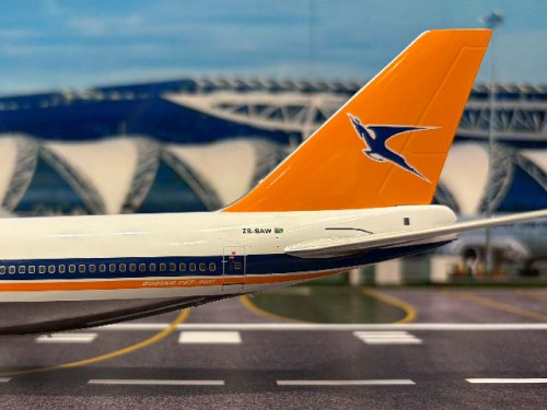 Inflight 1:200 South African 747-444 ZS-SAW IF744SA0524P [Width 30 Length 35 Height 6 cms] 6