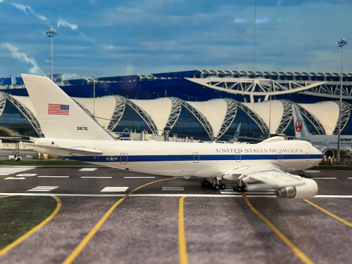 Inflight 1:200 USAF Boeing E-4B (747-200B) #73-1676 IF742E4B1676 [Width 30 Length 35 Height 10 cm] 3