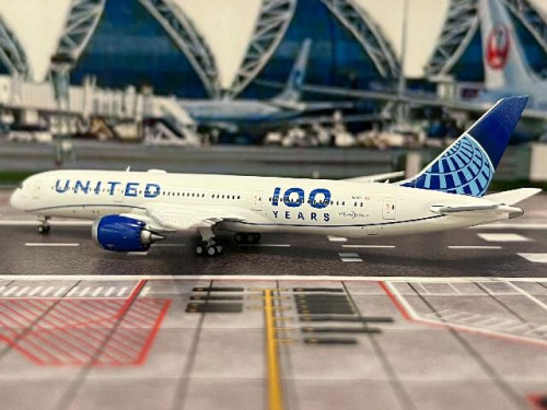 Gemini Jets 1:400 United Airlines B787-9 N61101 '100 Yrs' GJ2228 [Width 15 Length 15.5 Height 4.5 cm 3