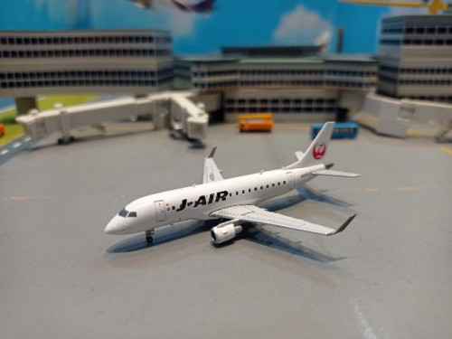 EW4170004 J-Air Embraer 170-100STD JA220J [Width 6.5 Length 7 Height 2 cms]