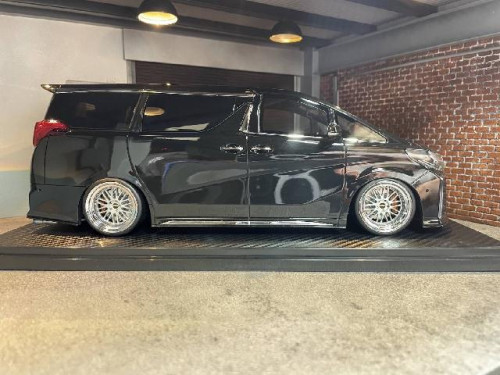 Toyota Alphard: Mengurai Dimensi Panjang dan Lebar yang Mewah