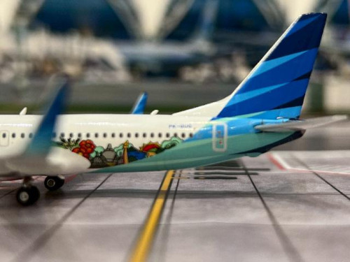 Phoenix 1:400 Garuda Indonesia B737-800 PK-GUG PH1988 4
