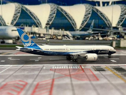 Aviation 1:400 Boeing B787-9 N789FT AV4403 [Width 15 Length 15.5 Height 4.5 cm] 4