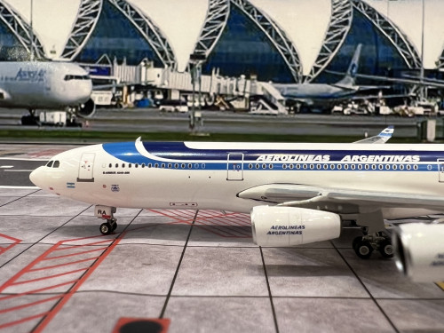 Phoenix 1:400 Aerolineas Argentinas A340-200 LV-ZRA PH1866 3