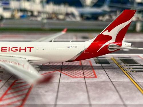 JCWings 1:400 Qantas Freight A330-200P2F VH-EBE XX40247 [Width 15 Length 15 Height 4 cm] 6