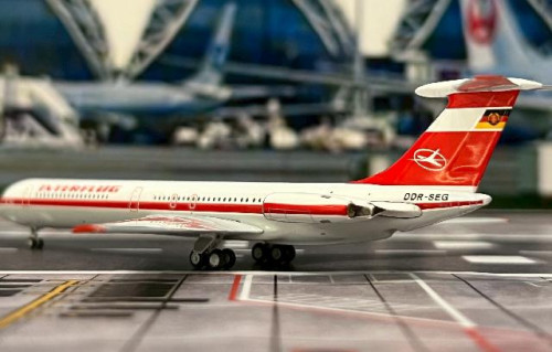 Phoenix 1:400 Interflug IL-62 DDR-SEG PH12051 [Width 11 Length 13.5 Height 3 cm] 8