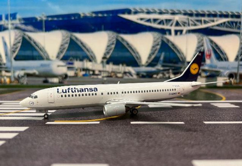 JFox 1:200 Lufthansa 737-430 D-ABKC JF7374002 [Width 14 Length 18.5 Height 5.5 cm] 1
