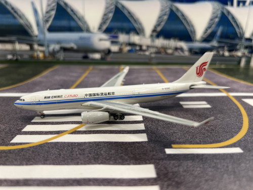 Phoenix 1:400 Air China Cargo A330-200 B-6090 PH1941 2