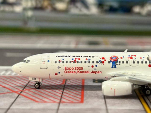 Phoenix 1:400 JAL 737-800 JA342J GUNDAM P4647 [Width 9