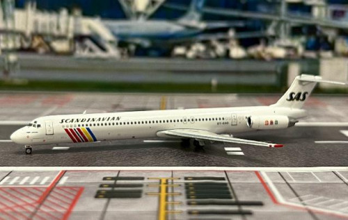 Phoenix 1:400 SAS MD-81 OY-KHO PH12055 [Width 8 Length 11.5 Height 2 cm] 1