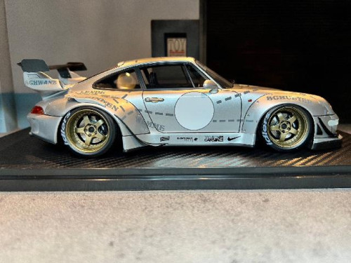 Ignition:IG2682 1:18 RWB 993 Silver Pig [Width 10 Length 24 Height 7 cms] 4