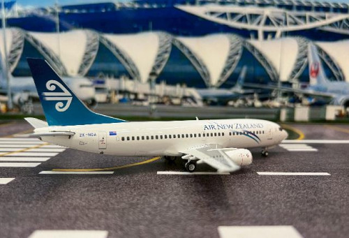 Inflight 1:200 Air New Zealand 737-33R ZK-NGA IF733NZ0624 [Width 14 Length 17 Height 5.5 cm] 4