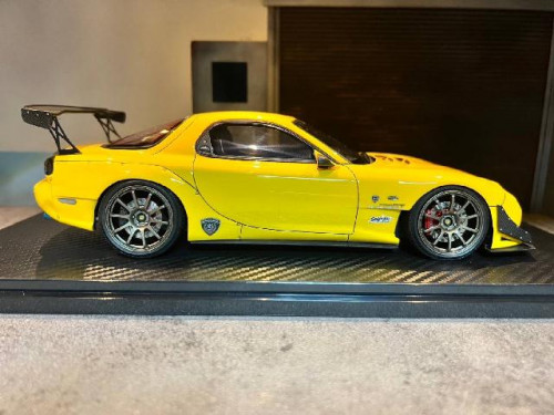 Ignition: IG2043 1:18 Feed RX-7 (FD3S) Yellow [Width 10 Length 25 Height 7 cms] 5