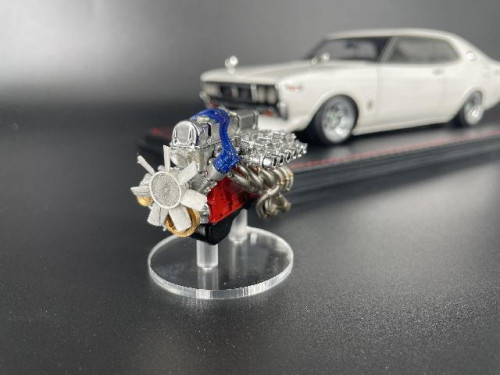 IG2403 1:18 Nissan Laurel 2000SGX (C130)White With Engine [Width 10 Length 25 Height 7 cms]