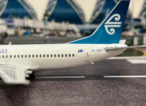 Inflight 1:200 Air New Zealand 737-33R ZK-NGA IF733NZ0624 [Width 14 Length 17 Height 5.5 cm] 6