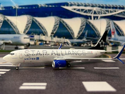 Gemini Jets 1:200 United Airlines 737-800W N76516 G21378 1