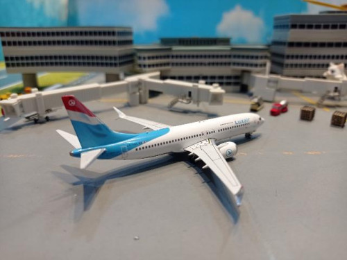 Phoenix PH1847 1:400 Luxair 737-8max LX-LBL [Width 9 Length 9.5 Height 3 cms] 3