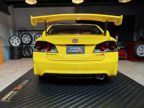 Ignition [IG2831] 1:18 Honda Civic(FD2) Type R Yellow [Width 10 Length 27 Height 7 cms] 6