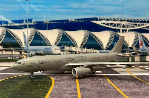 Inflight 1:200 UK Air Force A330 Voyager KC3 ZZ335 IFMRTTRAF335 [Width 30 Length 31 Height 8.5 cm] 1