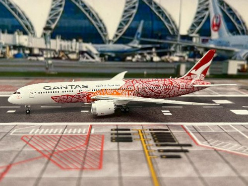 Gemini Jets 1:400 Qantas B787-9 VH-ZND 'Yam Dreaming' GJ2385 [Width 15 Length 15.5 Height 4.5 cm] 1