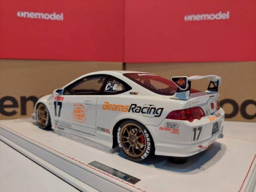 One Model: 21D01-01 1:18 DC5 Type R Beams Integra Racing #17 [Width 10 Length 25 Height 7 cms] 2