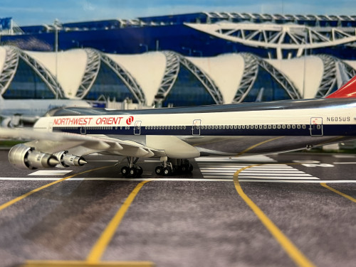 B Model 1:200 Northwest Orient B747-151 N605US B741605P [Width 30 Length 35 Height 10 cm] 8
