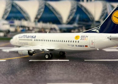 JFox 1:200 Lufthansa 737-300 D-ABED“Berlin 2000”JF7373002 [Width 14 Length 17 Height 5.5 cm] 8